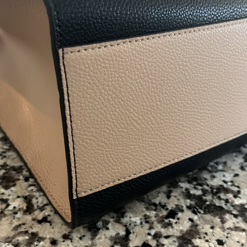 Marc Jacobs Black, Tan and Cream Bag - Picture 12 of 16